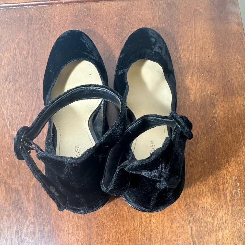 Marc Fisher Elegant Black Velvet Women's Heels - Picture 6 of 11